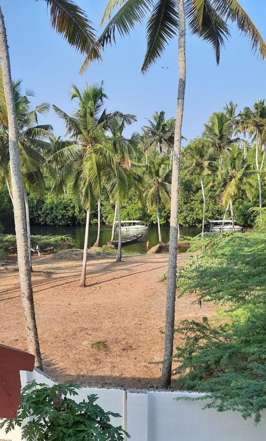 Poovar Sea View Rooms And Boating Family & Couple Only Ngoại thất bức ảnh